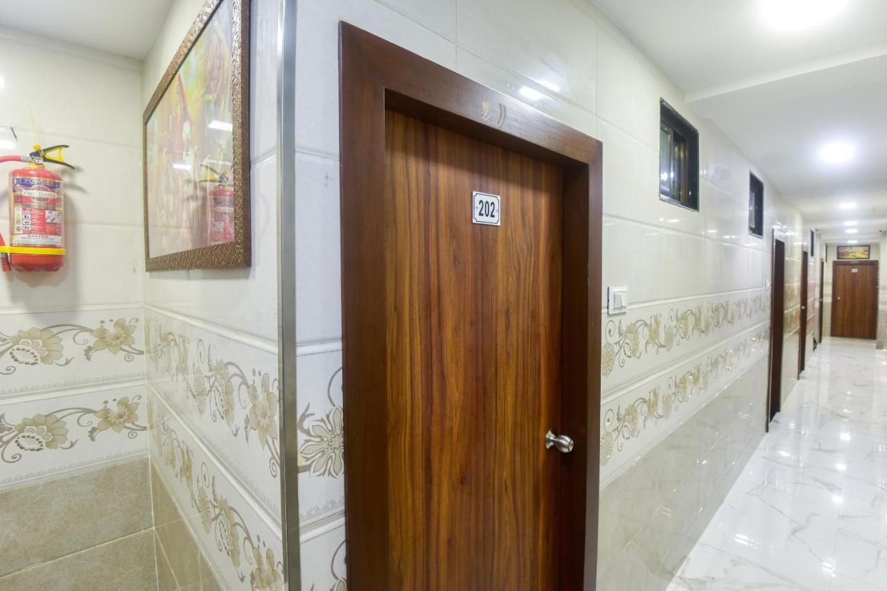 Oyo 63295 T Junction Residency Hotel Mumbai  Buitenkant foto
