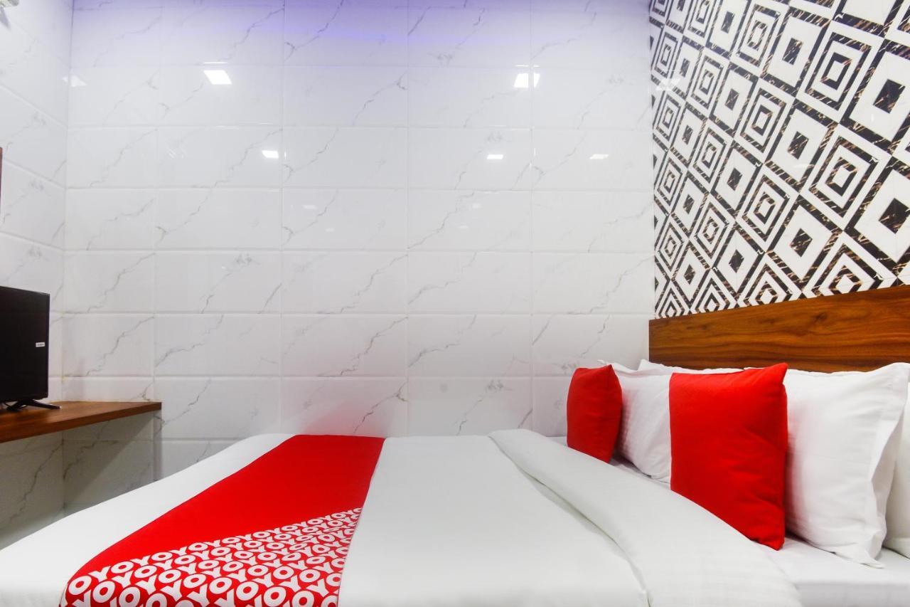 Oyo 63295 T Junction Residency Hotel Mumbai  Buitenkant foto